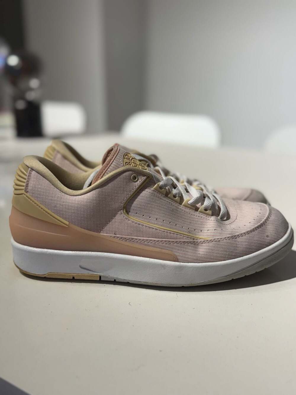 Air Jordan 2 Retro Low Seersucker Atmosphere Pale Vanilla DX6930-600